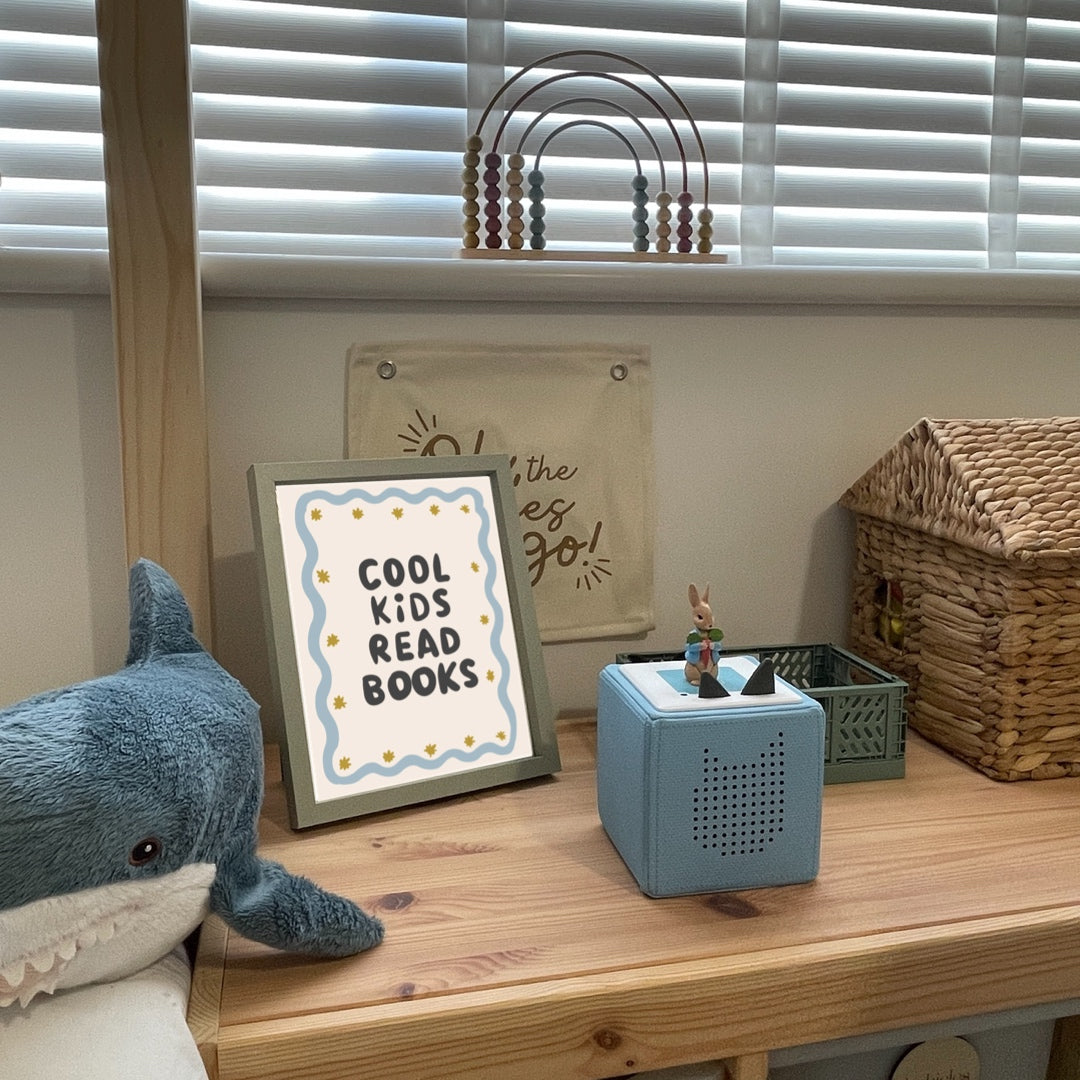 Cool kids read books | Art print